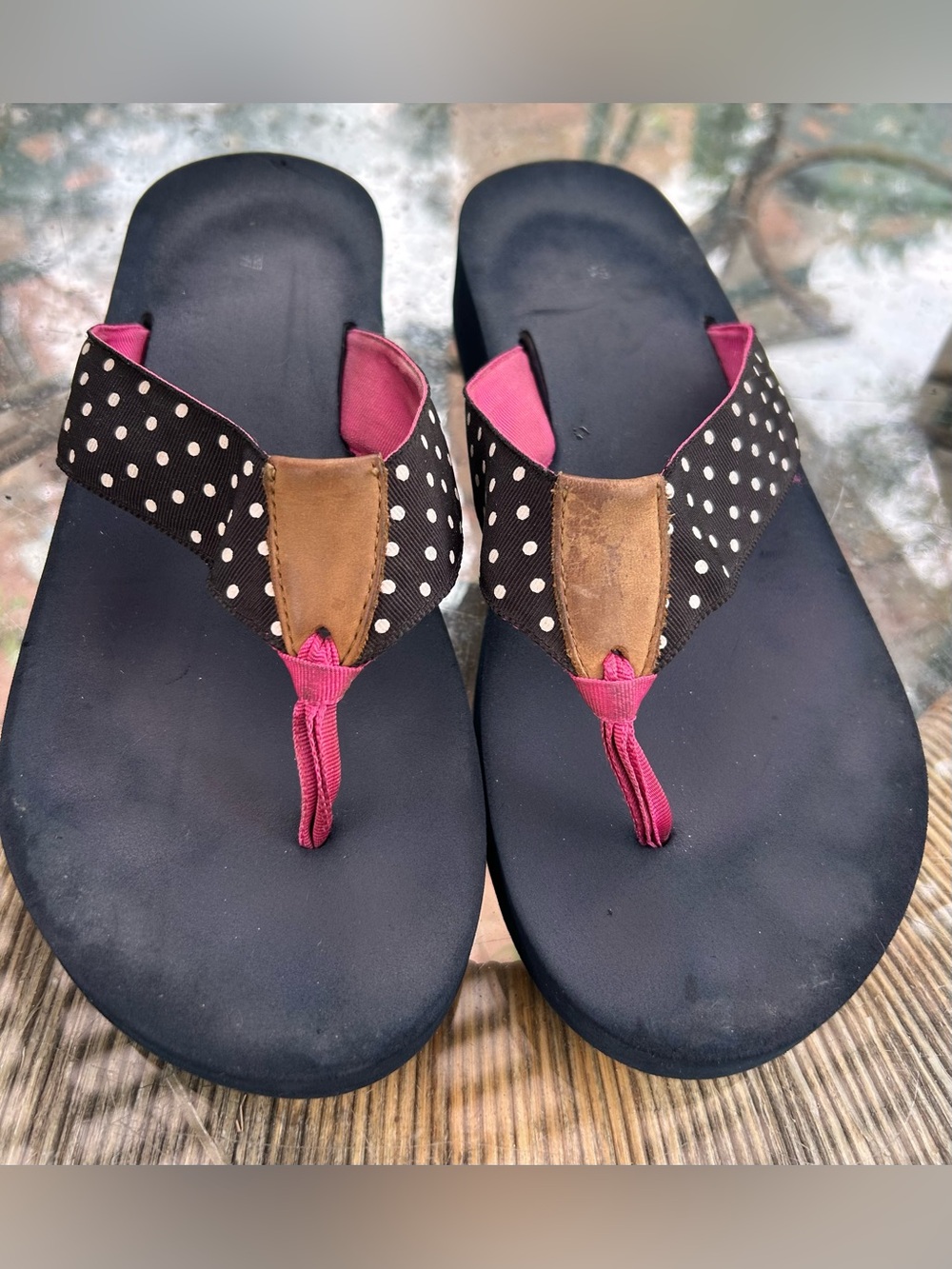 J Crew Women’s Black Polka Dot Flip Sandals with Pink Accents - Size 9